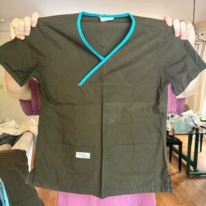 Women’s scrubs set